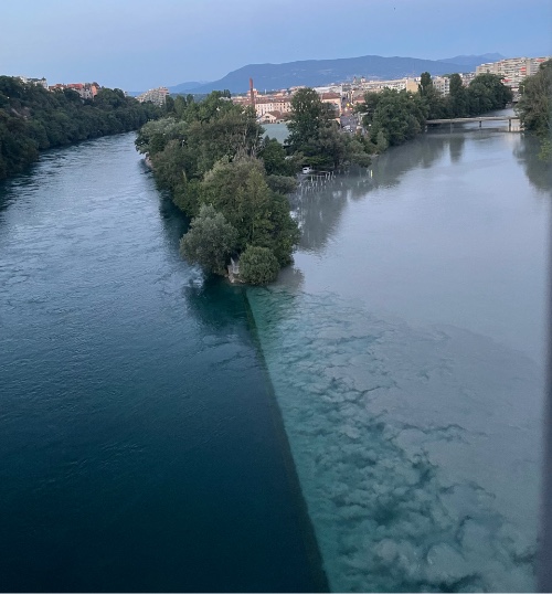 La Jonction- Where the Arve and the Rhone rivers meet 