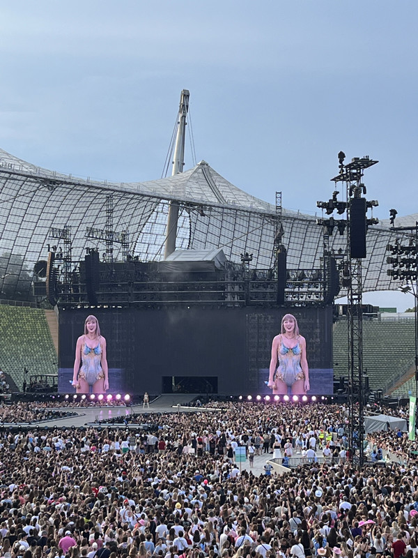 Taylor Swift, Munich Night 1