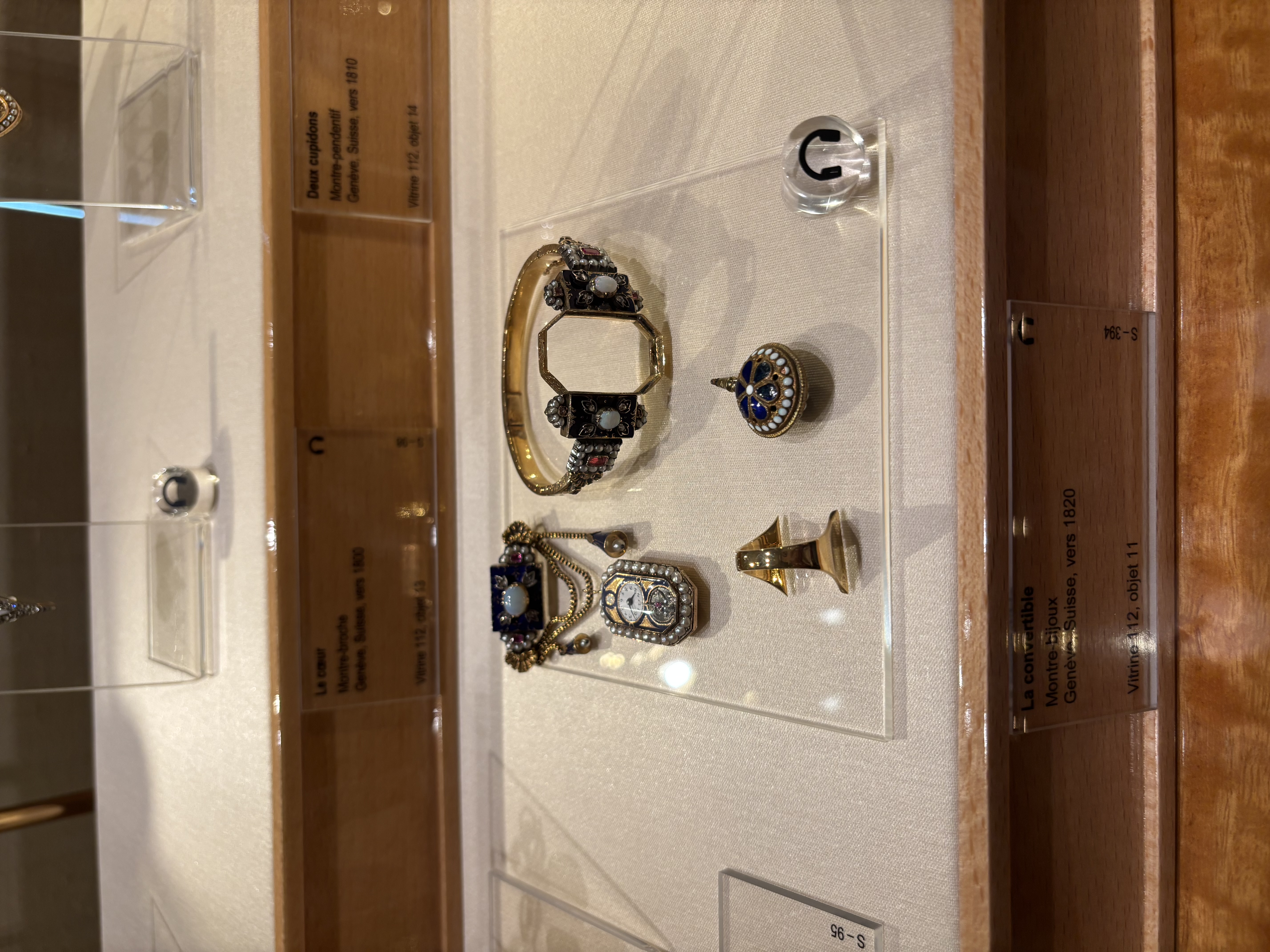 Interchangeable watch jewelry